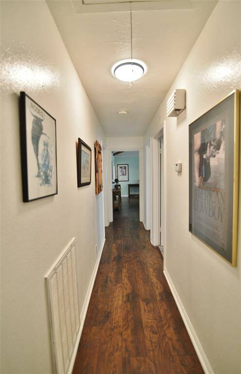 Hallway entrance to the bedroom wing....