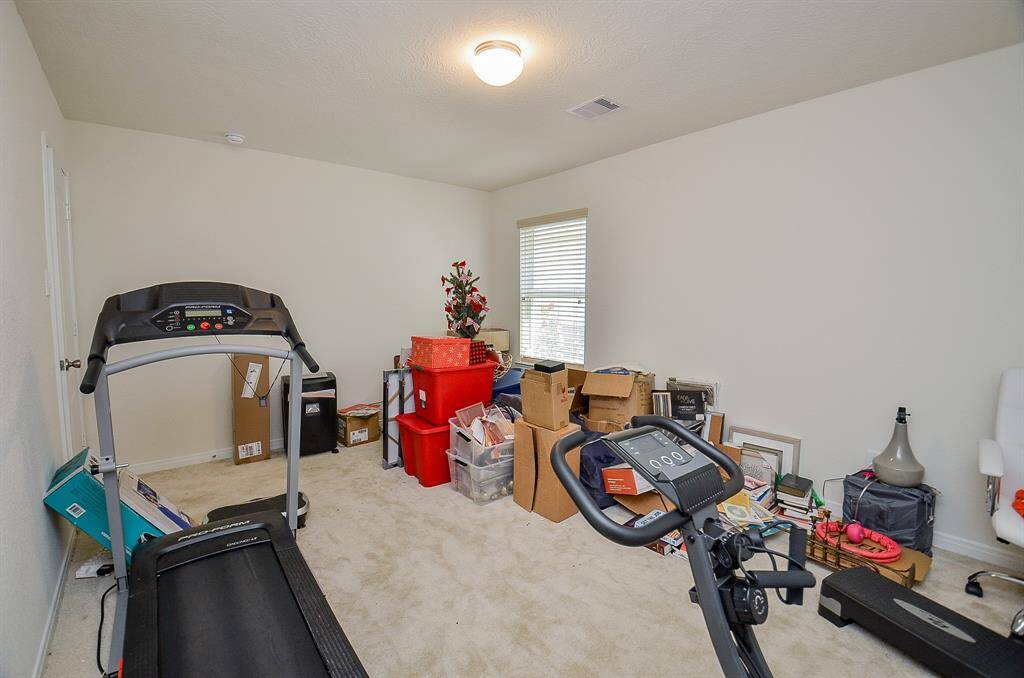Guest bedroom