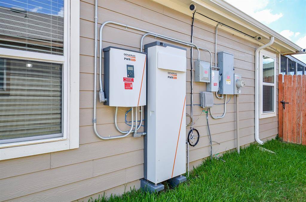 Top of the line, Generac generator with solar battery!