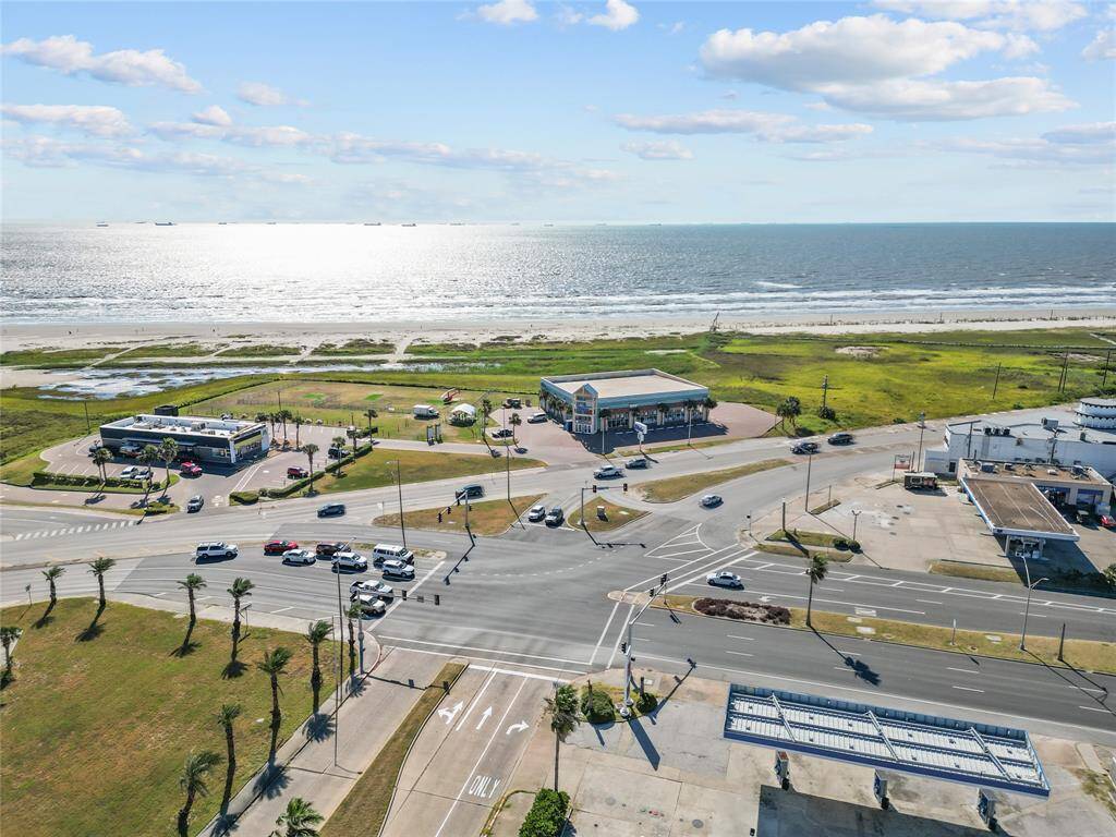 Walking Distance to the beach