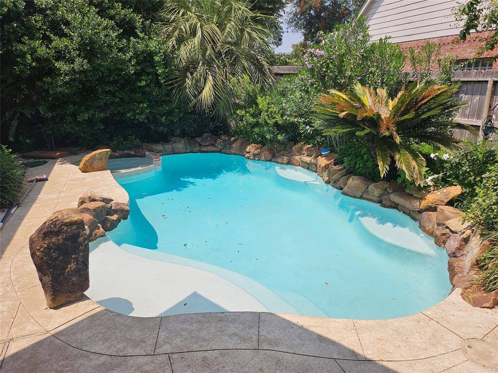 Re-finished pool