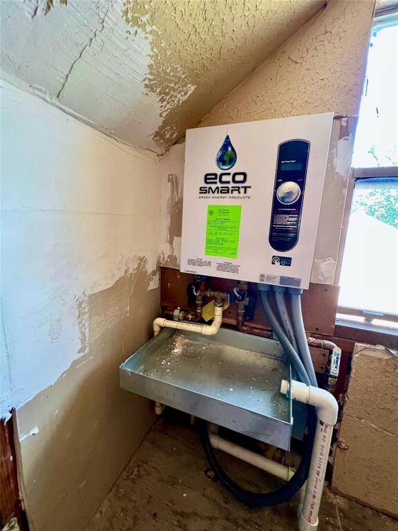 Ecosmart tankless water heater. Extensive plumbing and electrical work was done after the 2021 freeze.