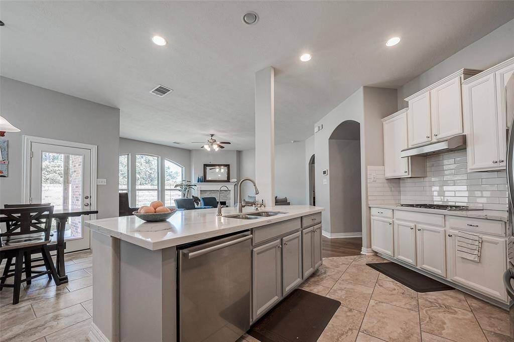 Elegant, spacious, and newly upgraded kitchen.