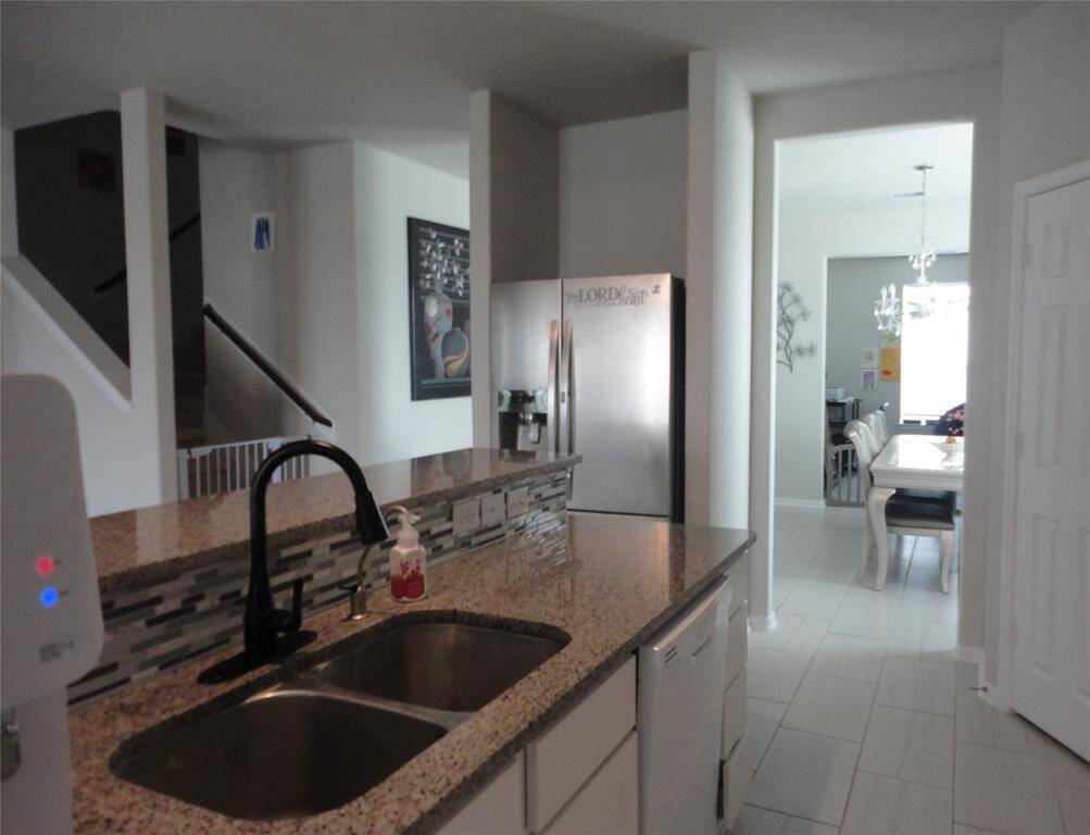Enjoy the breakfast bar when your friends and family come to visit.