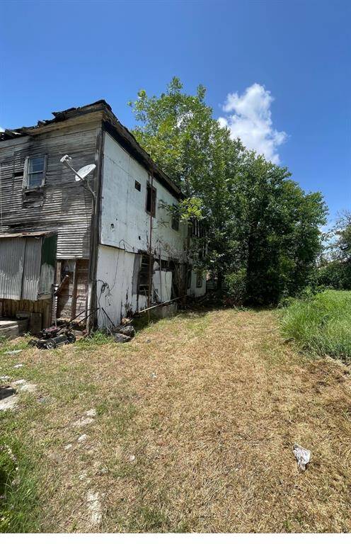 View of house that needs to be removed.