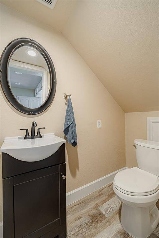Half-bath right by the front door