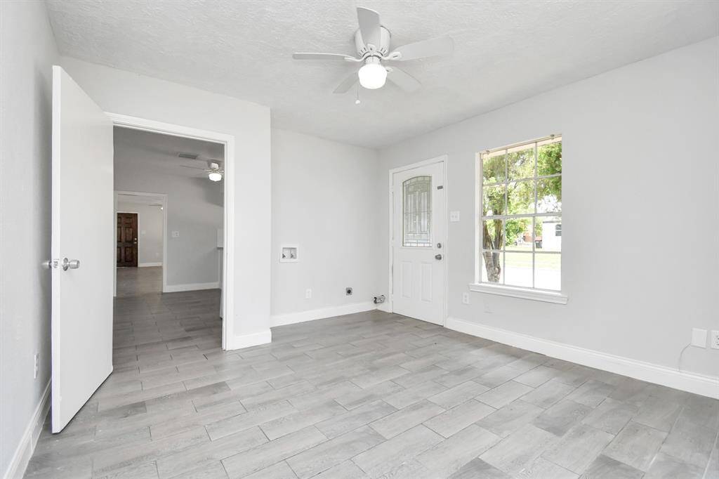 Utility room could be used as a 4th bedroom