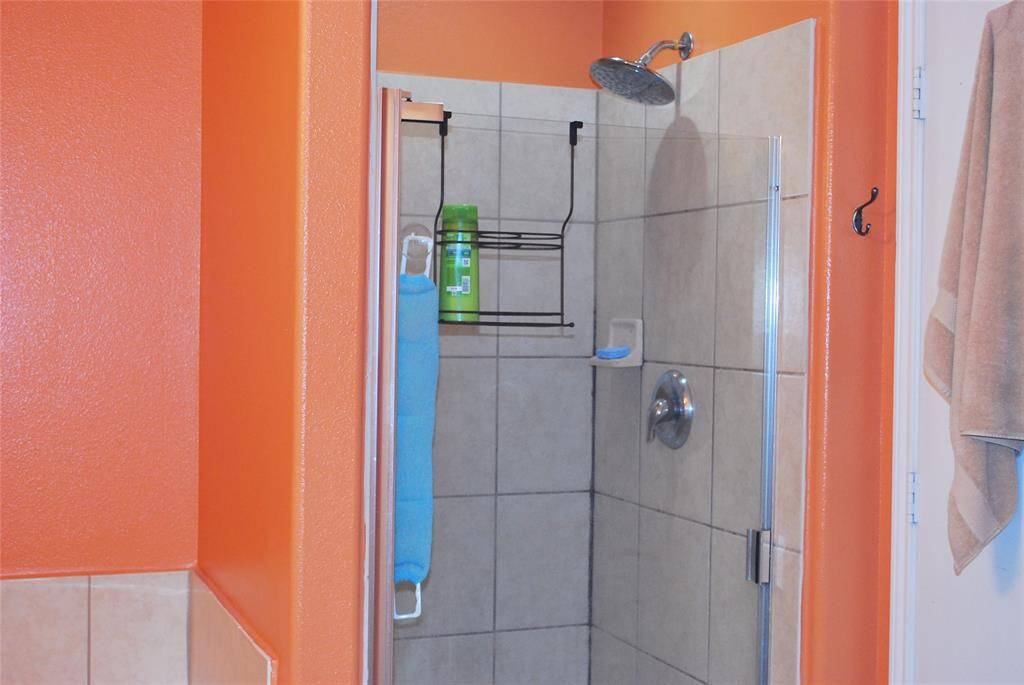 Mater Bath with separate Shower and Tub