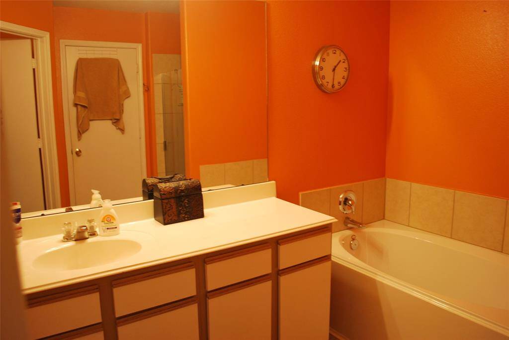 Master Bath with seperate tub