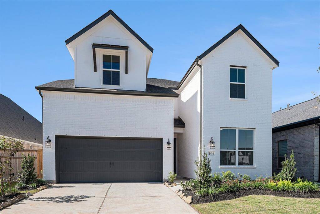 MOVE IN READY!! Westin Homes NEW Construction (Park Avenue II, Elevation D) Two story. 5 bedrooms. 4 baths.