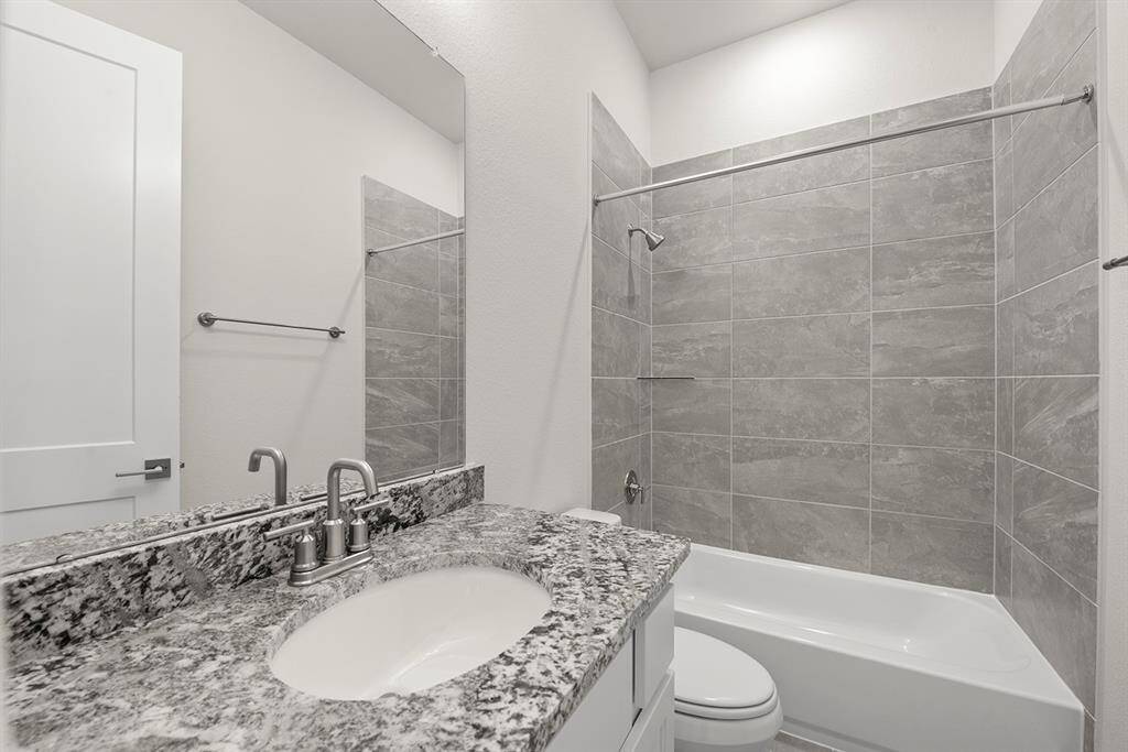 MER6-0004-4B_HuntleyIIIC_SecondaryBath