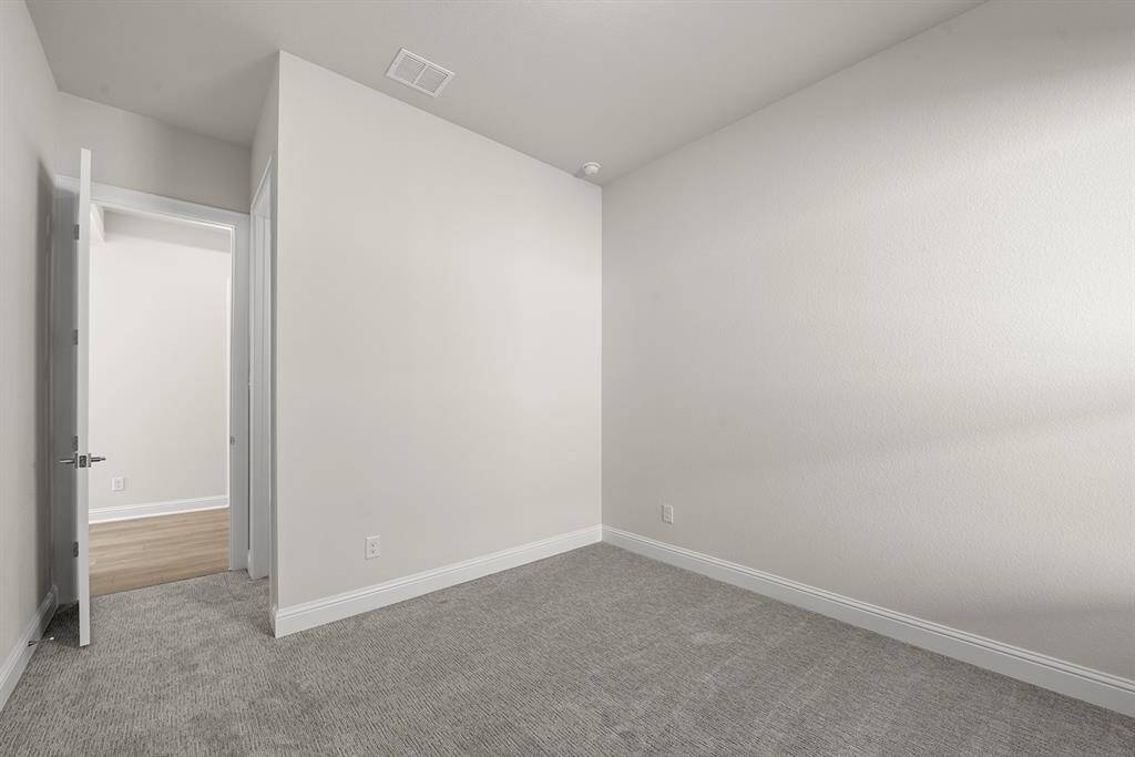 MER6-0004-4B_HuntleyIIIC_SecondaryBedroom