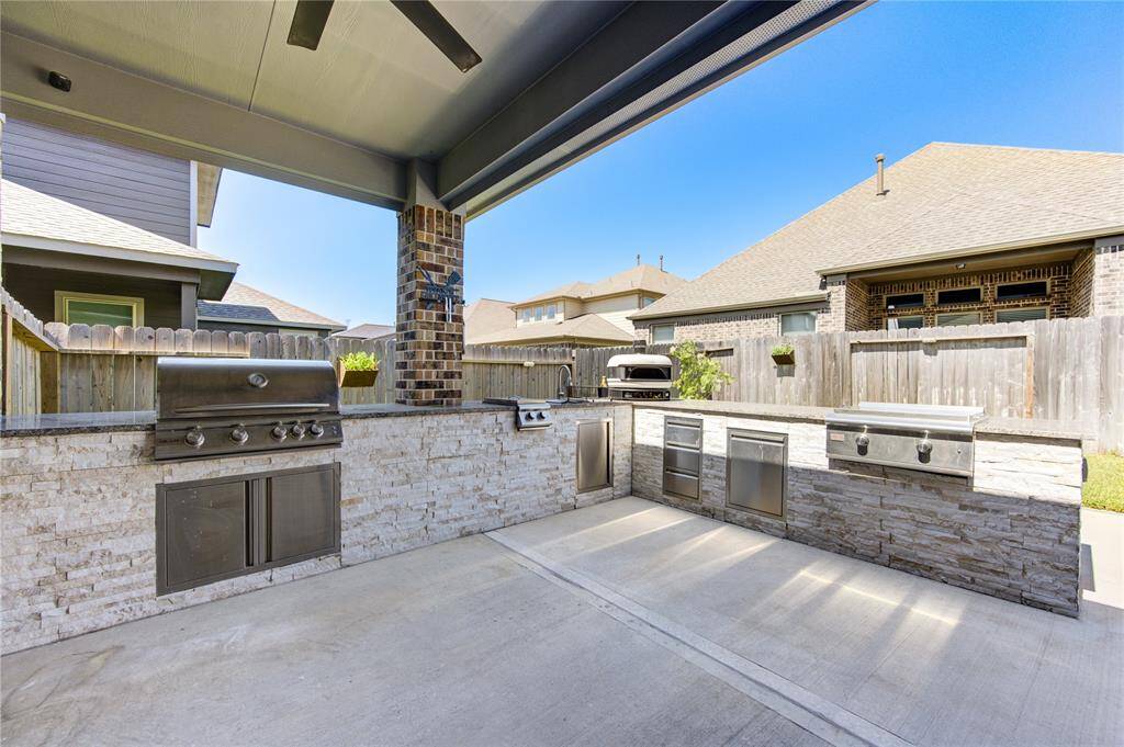 Gas grill, pizza oven, and hibachi station—ready to host your first party?