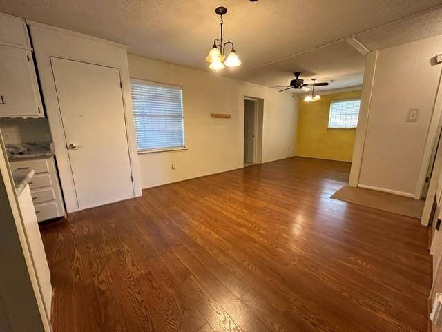 DINING/BREAKFAST ROOM