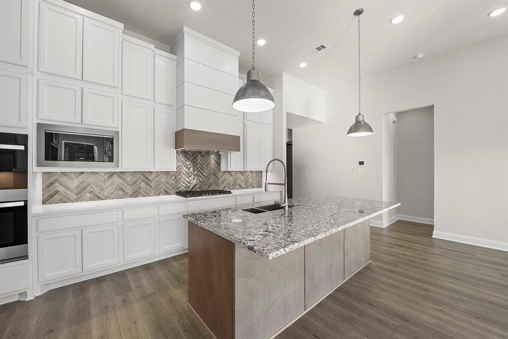MER6-0004-4B_HuntleyIIIC_Kitchen2