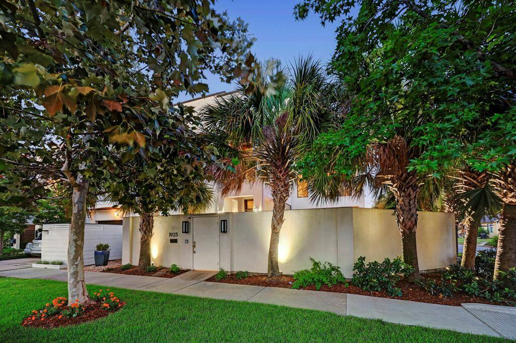 Exceptional in every way! Wonderful River Oaks area home on quiet/private corner with abundant natural light. Sparkling pool/spa, elevator, putting green, wine room and generator make this ready to go. Incredible entertaining space that is sure to delight! Rivals new construction.
