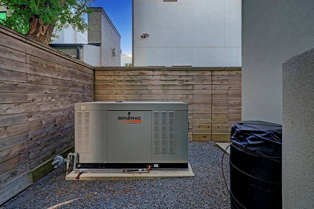 Whole house natural gas Generac generator Q5, serviced regularly by Power One. Very handy to have for power outages or weather events in Houston. This Hyde Park Main/ River Oaks Shopping area home rivals new construction, your buyers will be impressed!