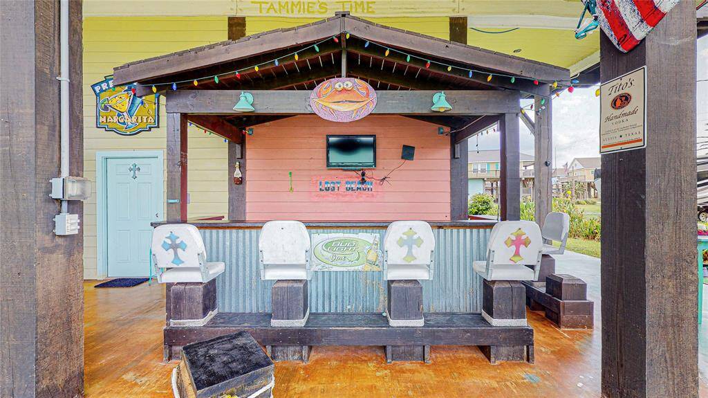 Tiki Bar for entertaining!