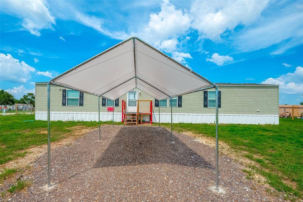 Carport conveys!
