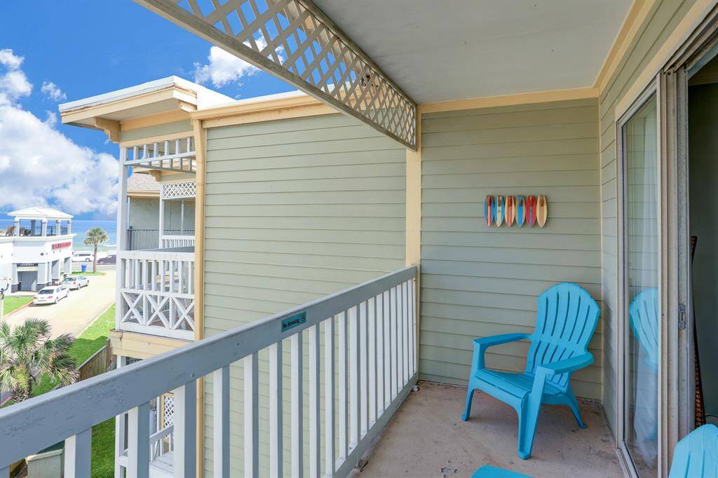 Spacious Balcony!