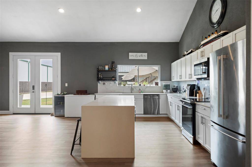 Granite Counter Tops and under cabinet lighting.