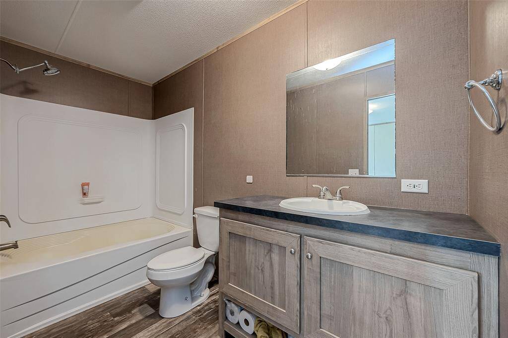 En Suite Primary Bathroom