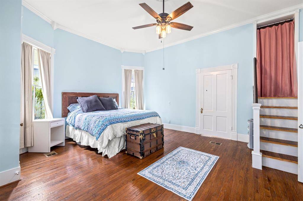 Downstairs primary bedroom