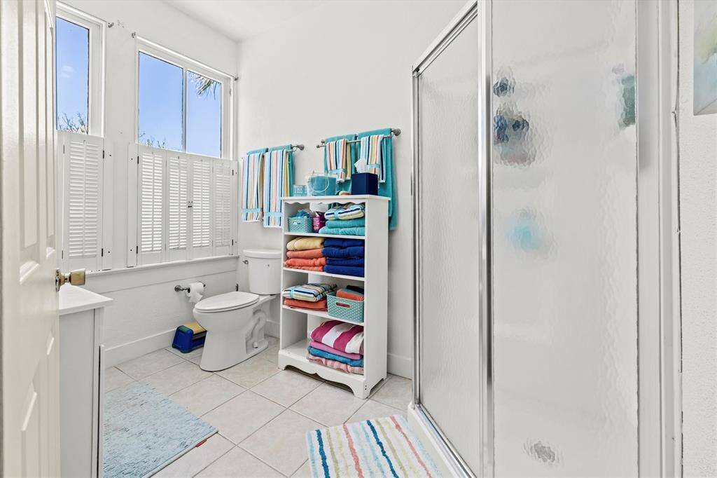 Airy 3rd full bath