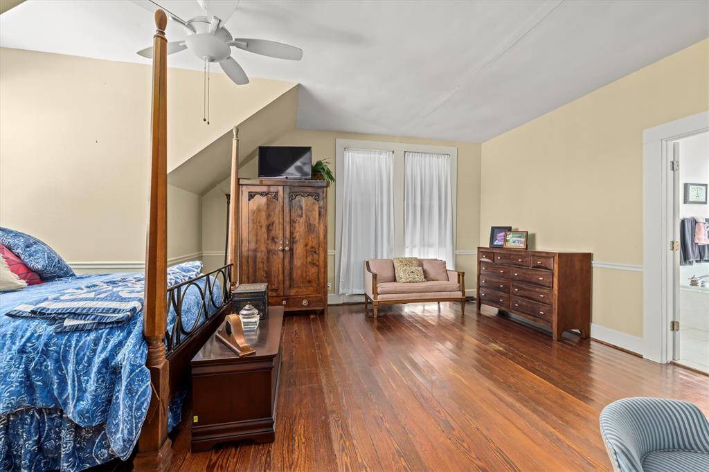 2nd upstairs bedroom