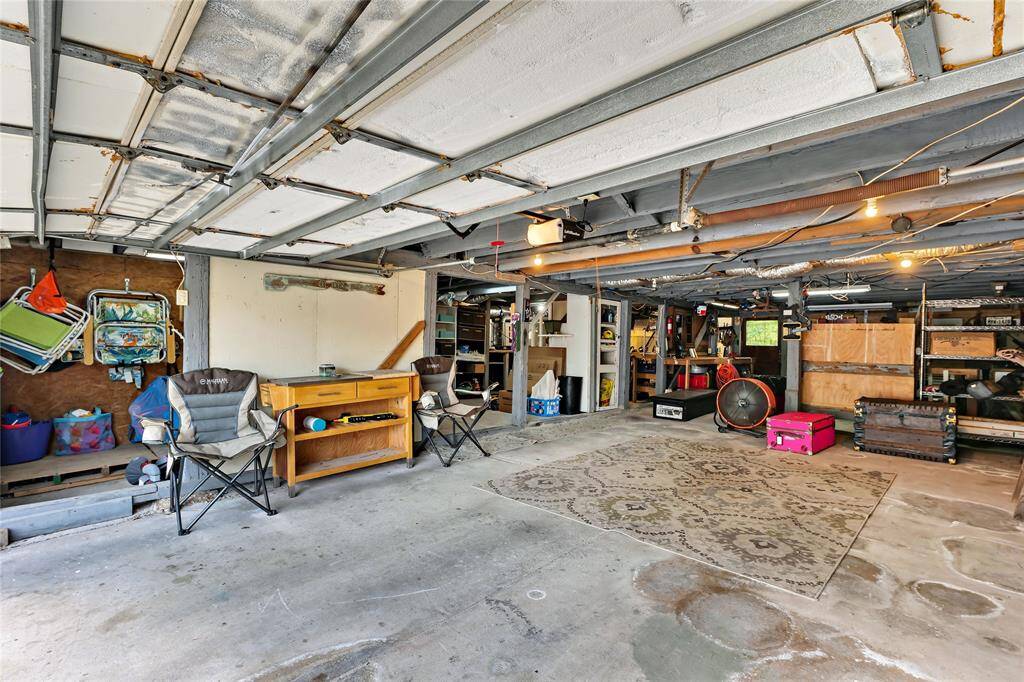 So much space! Parking, entertainment space, storage & climate control storage