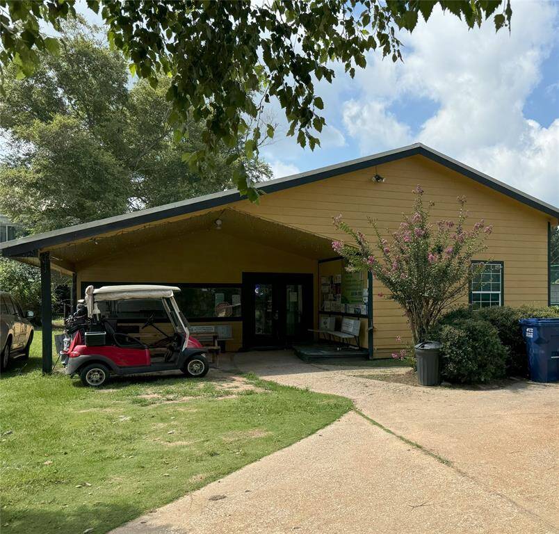 The golf course pro shop welcomes you to the neighborhood.