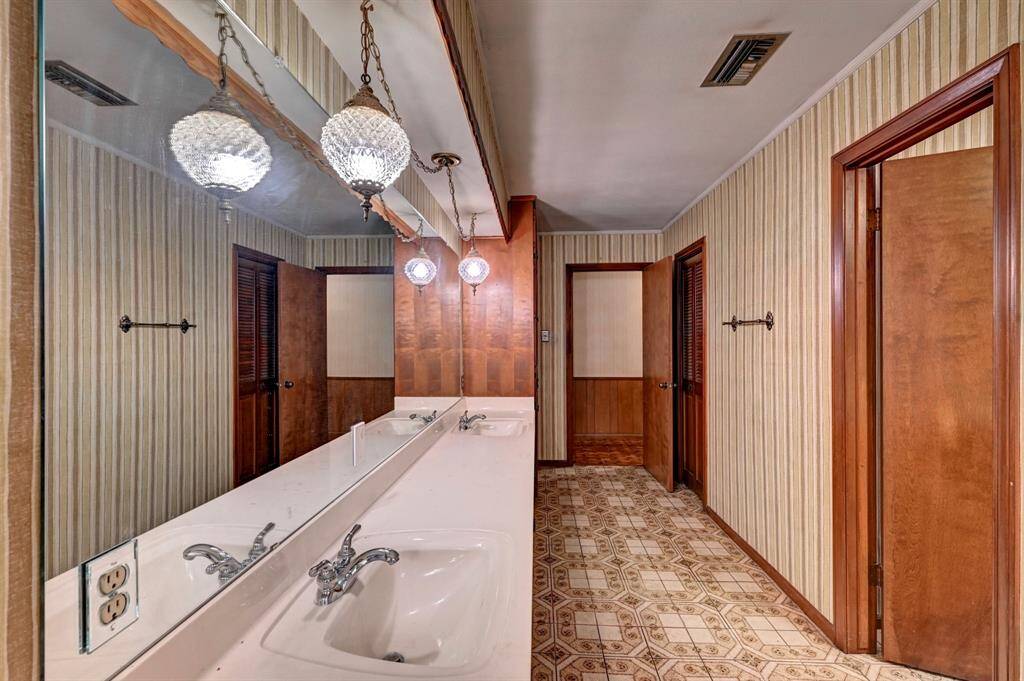 Primary bath