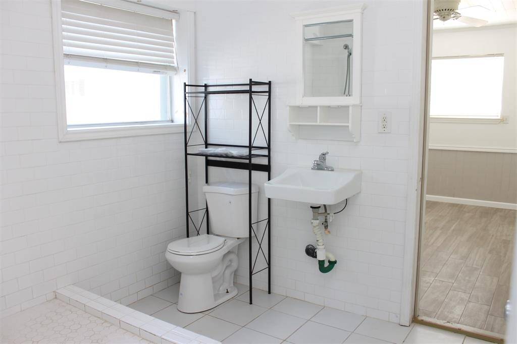 Downstairs bath with shower
