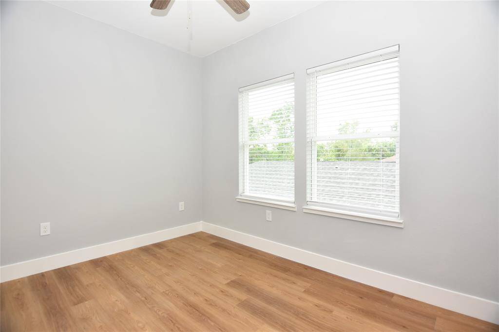 Secondary bedroom
