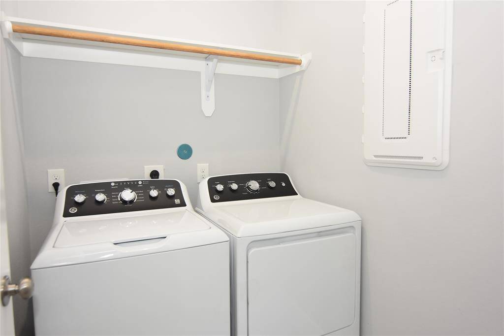 Laundry room conveniently located on 2nd floor