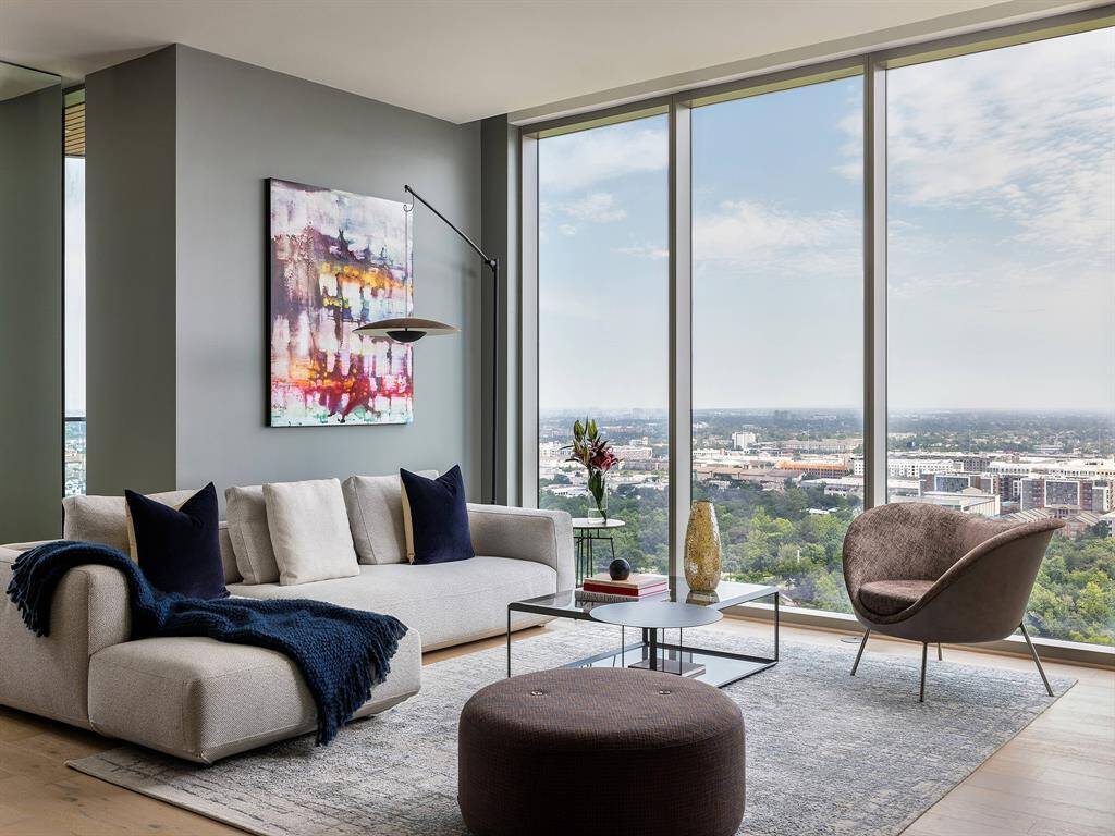Experience unparalleled elegance in this meticulously designed 3 bedroom with breath taking views and premium finishes. (Model 2101)