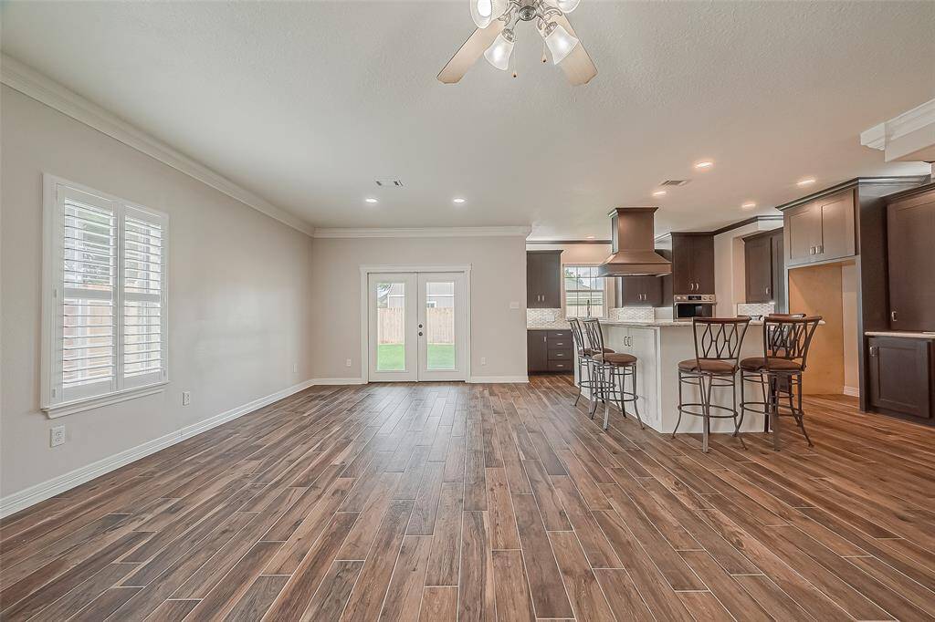 Living Room & Kitchen