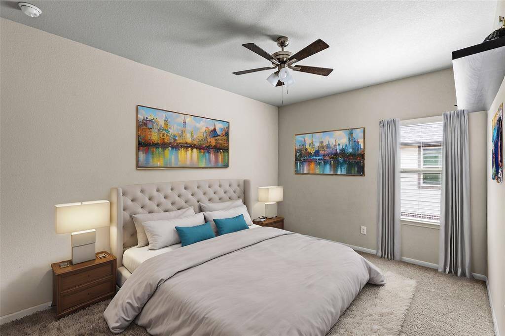 Upstairs secondary bedroom.