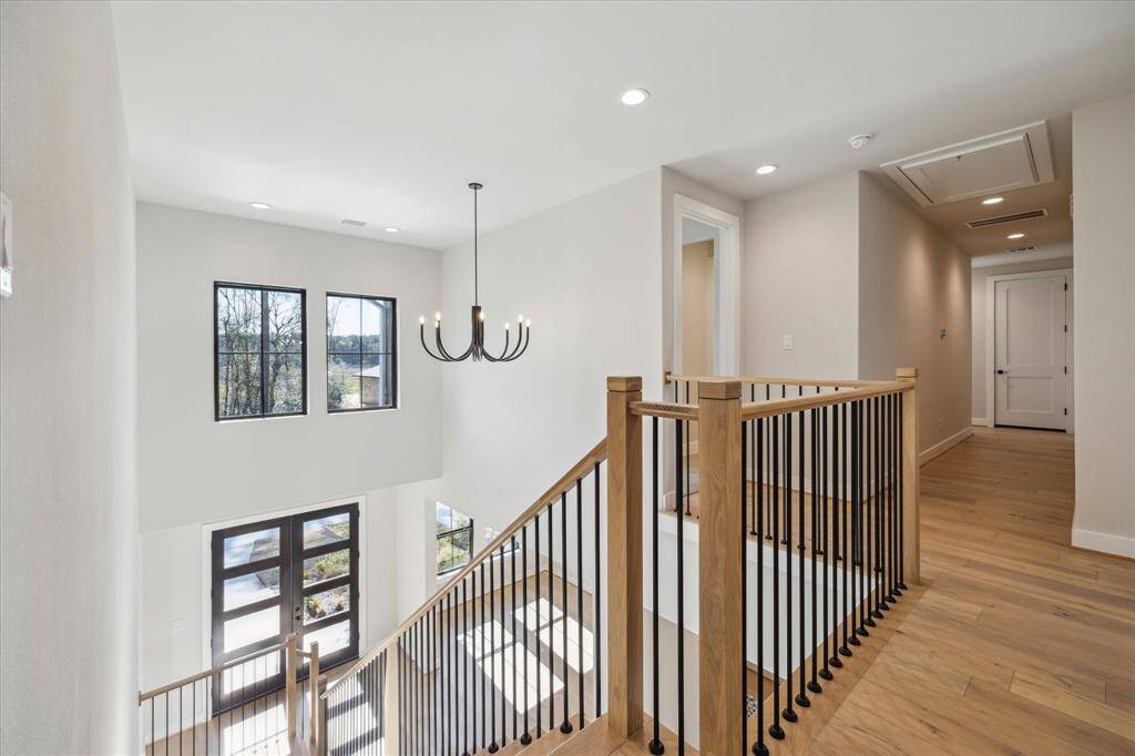 2nd Floor Landing