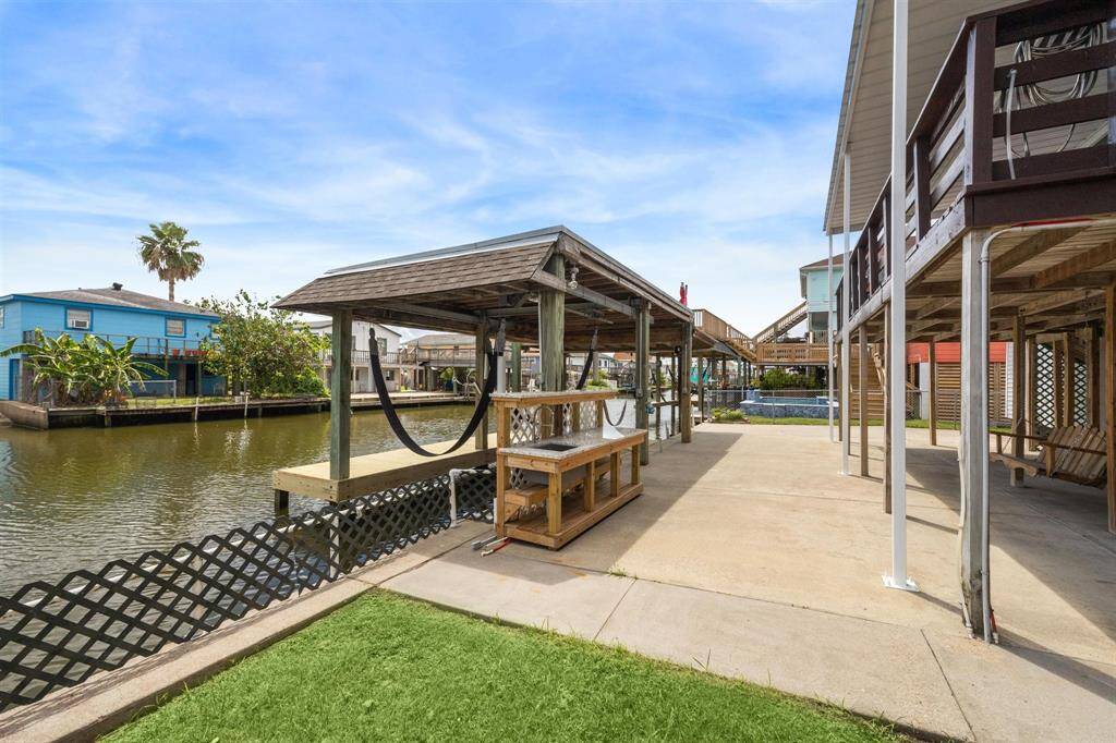 A fish cleaning area is located just off of the boat house and makes it a breeze to enjoy fresh caught dinner at home