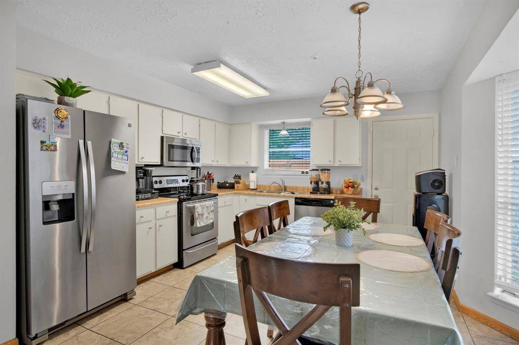 Kitchen/Dinning Combo