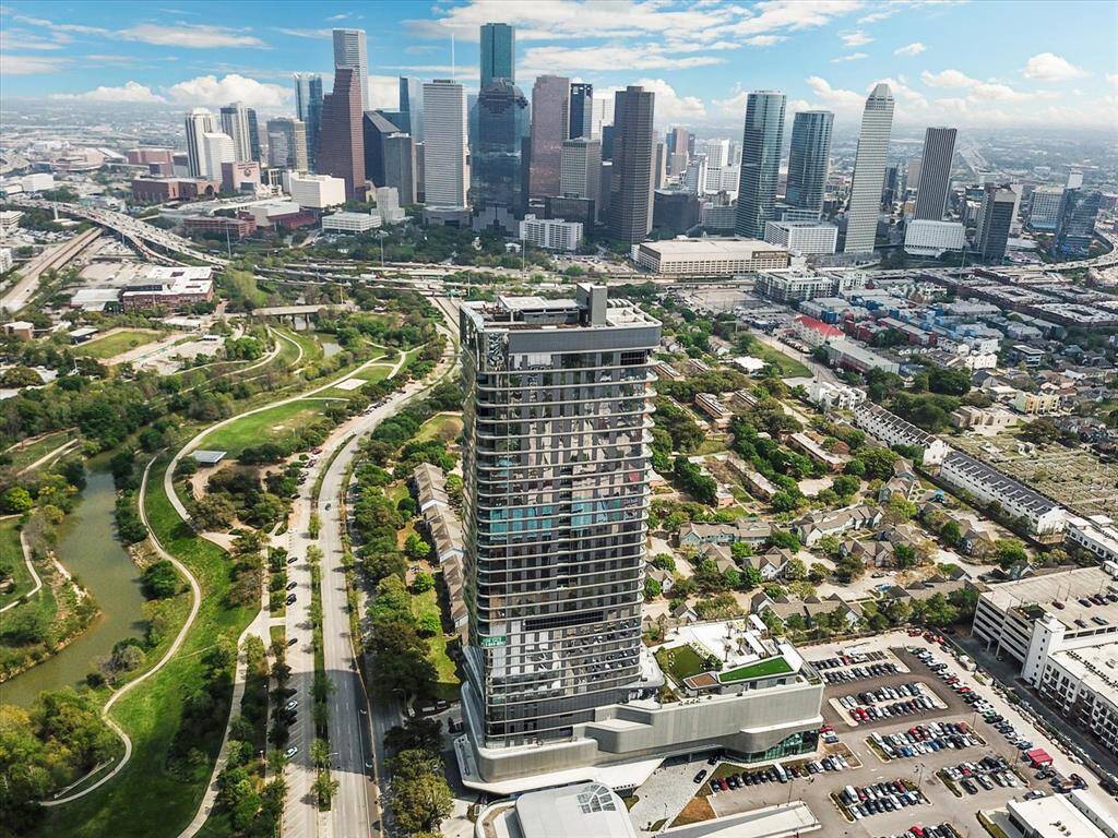 Discover the pinnacle of luxury living in this 2-bedroom. Enjoy sweeping views of Downtown Houston from floor-to-ceiling windows. With spacious bedrooms and a private balcony, indulge in a sophisticated lifestyle surrounded by breathtaking panoramas of Houston's vibrant cityscape.