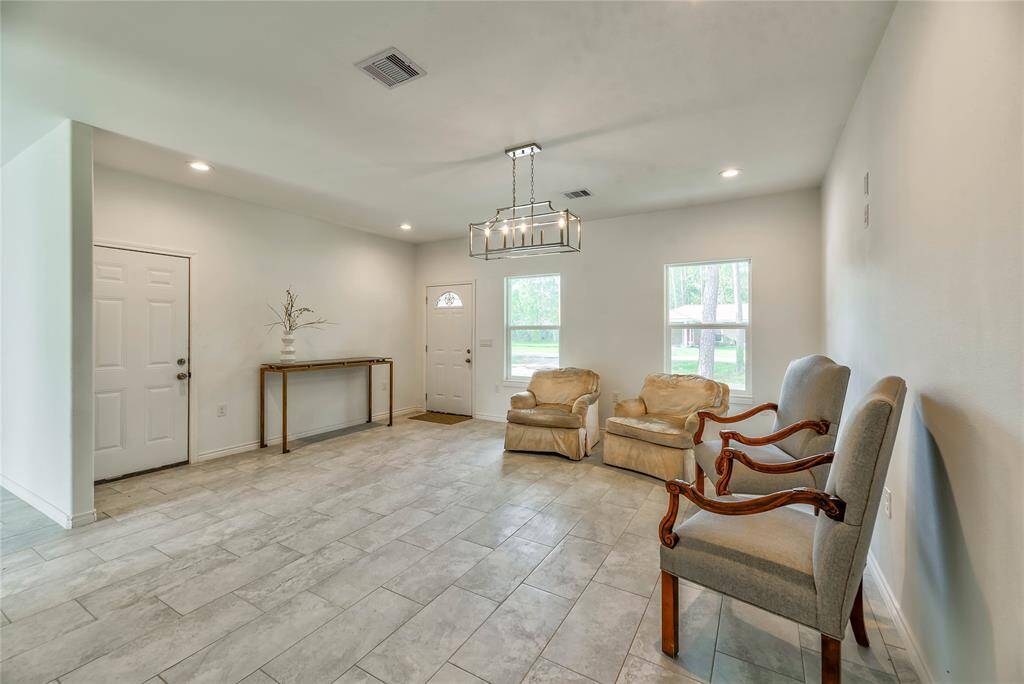 OPEN CONCEPT LIVING AREA