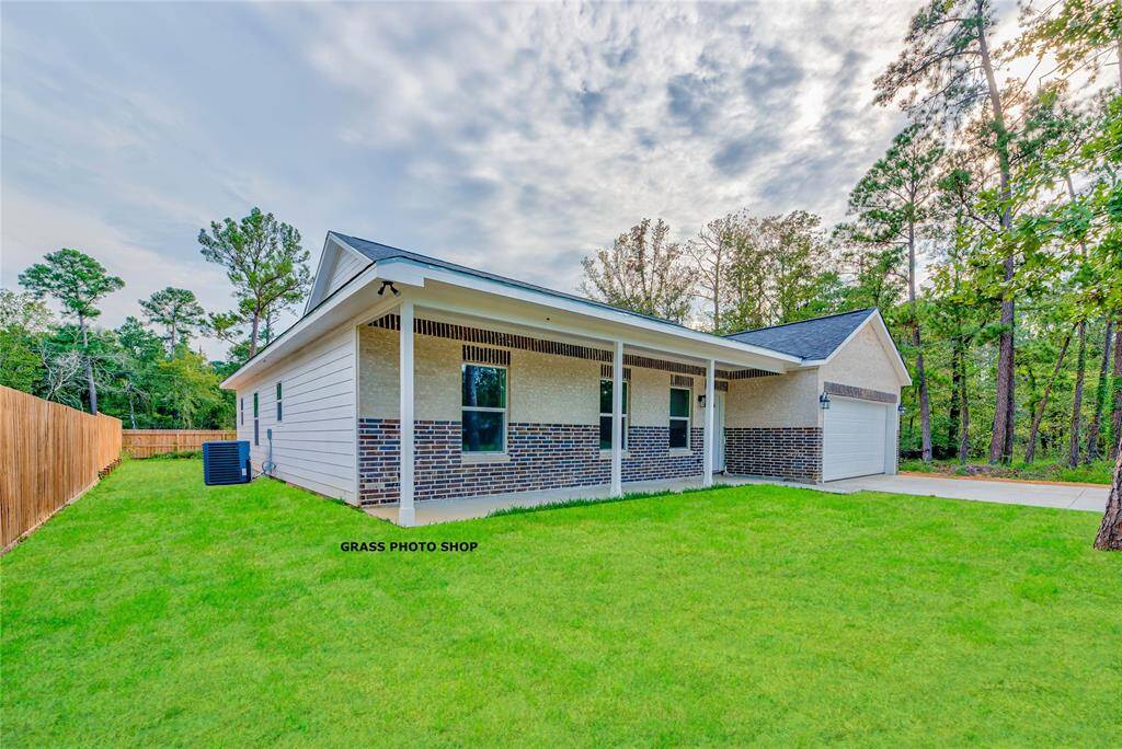 STREET VIEW 2099 SQ FT NEW BUILD 3 BEDROOM, 2 BATHS, 2 CAR GARAGE