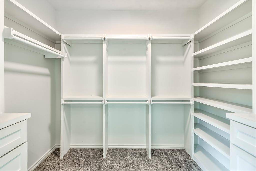 MASTER CLOSET
