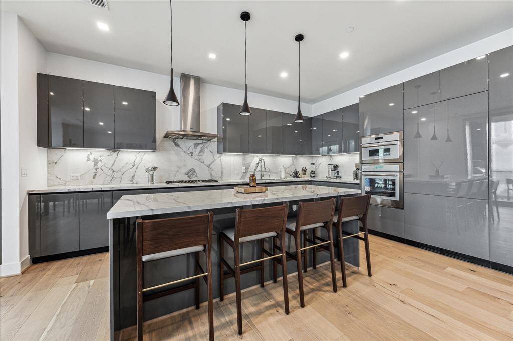 Pedini Italian kitchen cabinets and Thermador appliances.