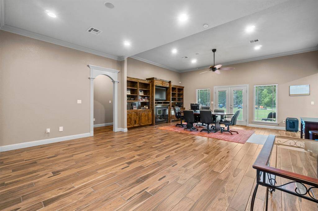 Massive Living Area