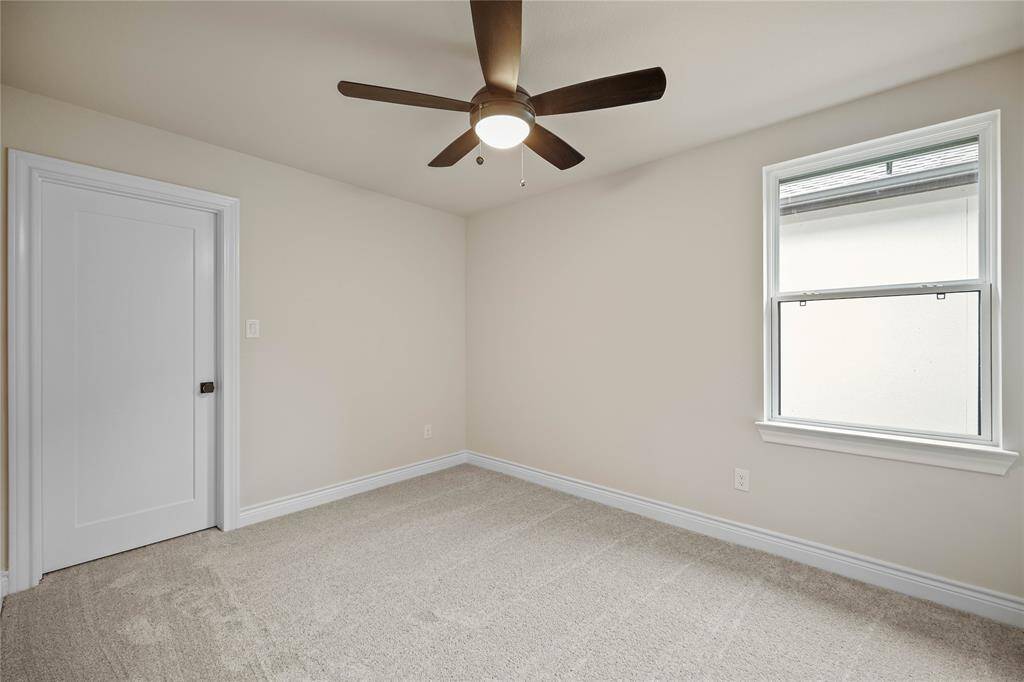 Spacious 2nd Bathrooms
