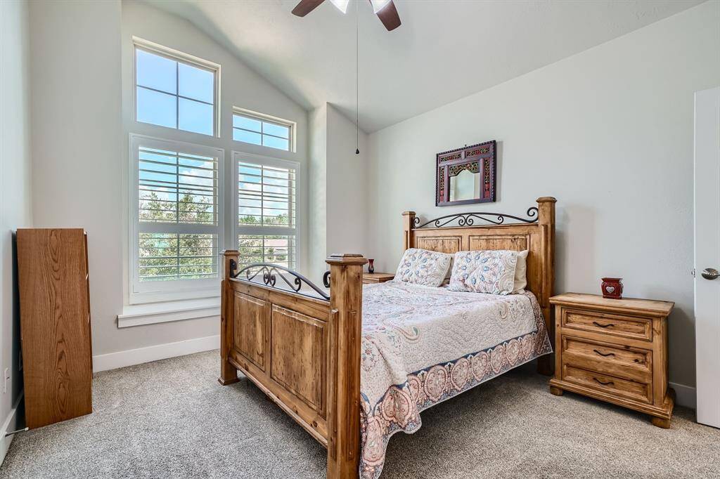 Guest/Teen/Mother-in-Law suite secluded upstairs