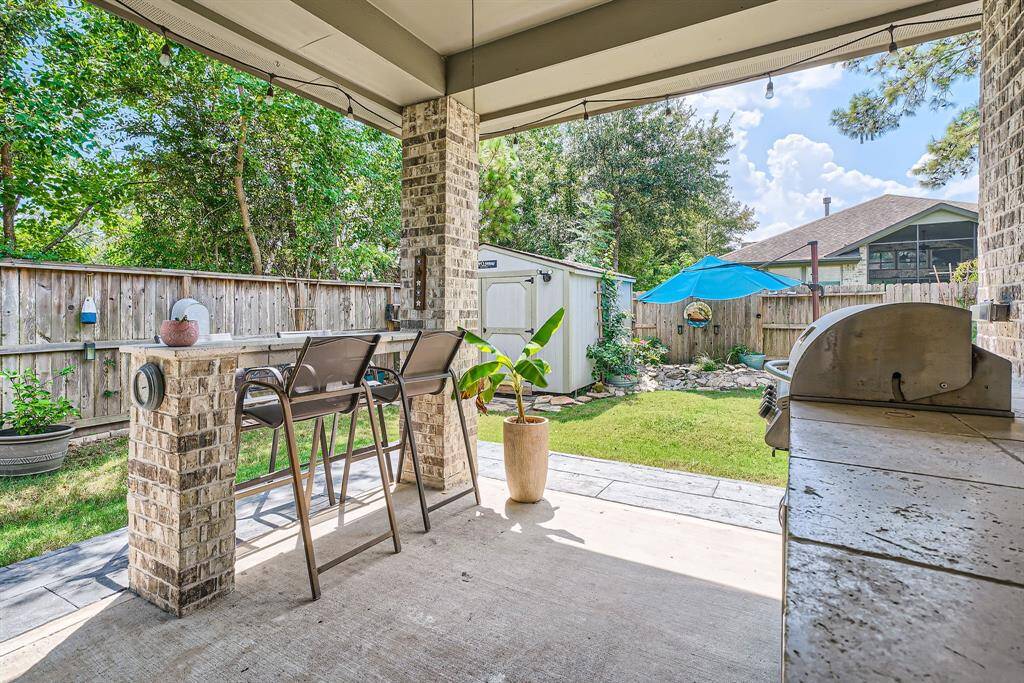 Private back patio with no neighbors to the side